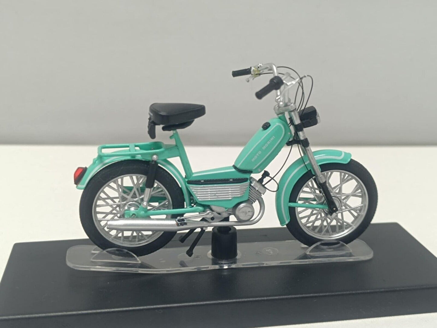 Moto Morini Dollaro Motorino Edicola Leo Models 1:18 Usato + Basetta
