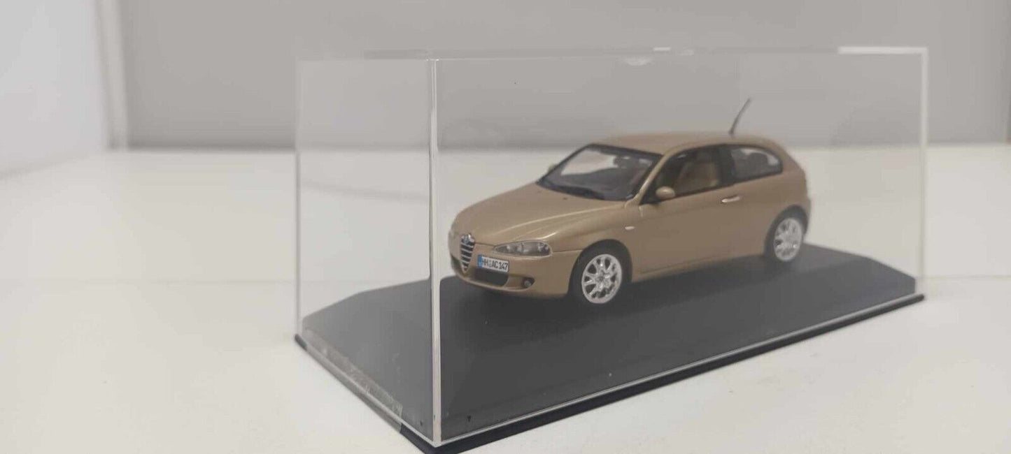 Alfa Romeo 147 Restyling 2 Serie 2005 Gold Luci Di Amalfi Minichamps 1:43 Teca