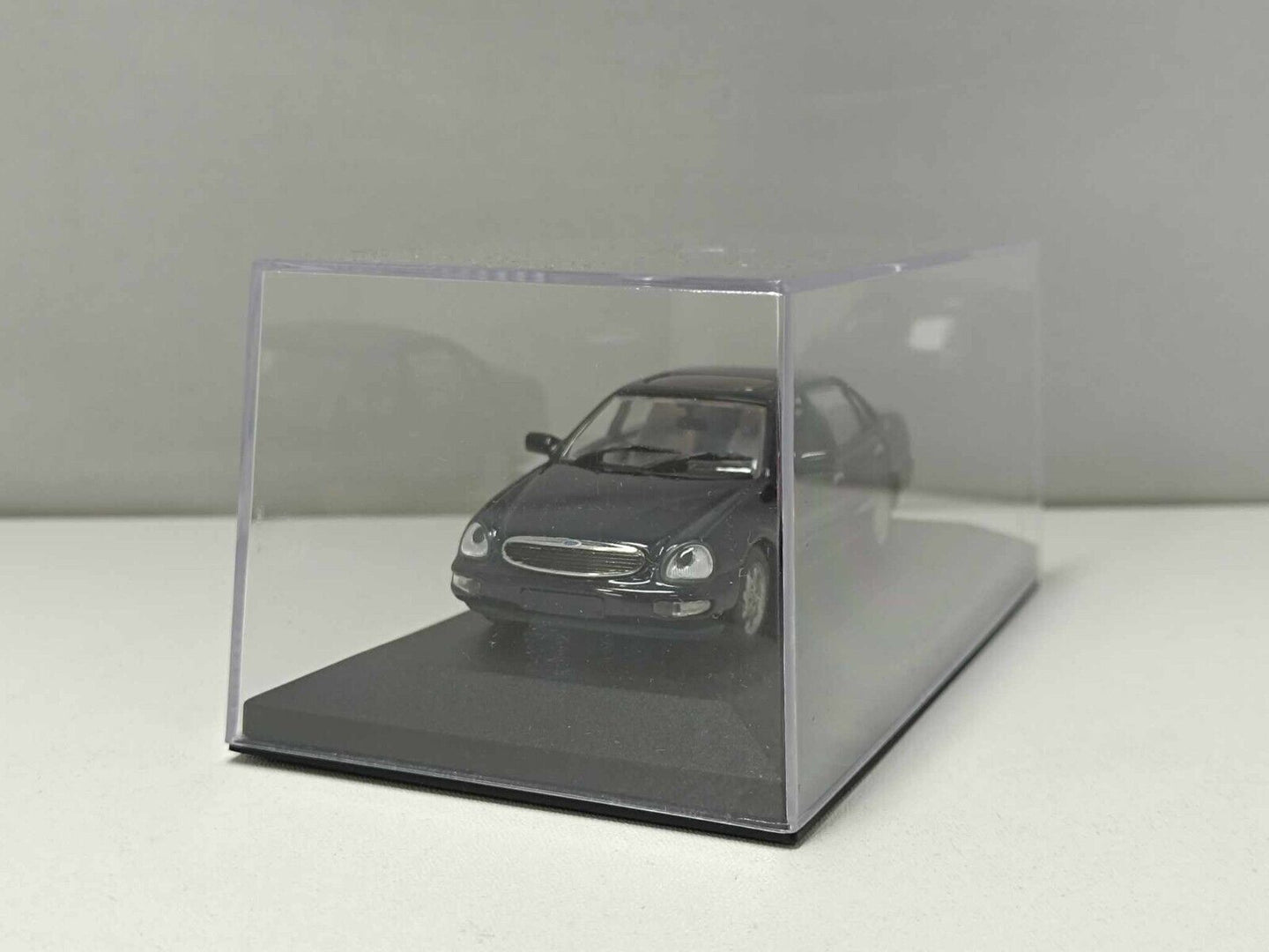 Ford Scorpio Saloon 1995 Blue Navy - Minichamps 1:43 Usato Teca