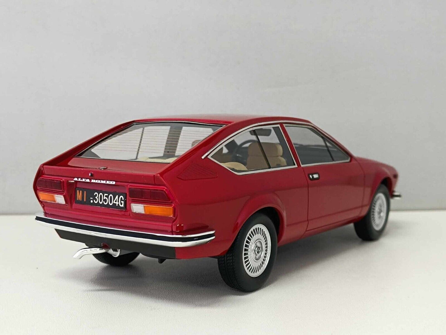 Alfa Romeo Alfetta GT 1.6 1976 Laudoracing 1/18 Rossa Usato Edizione Limitata