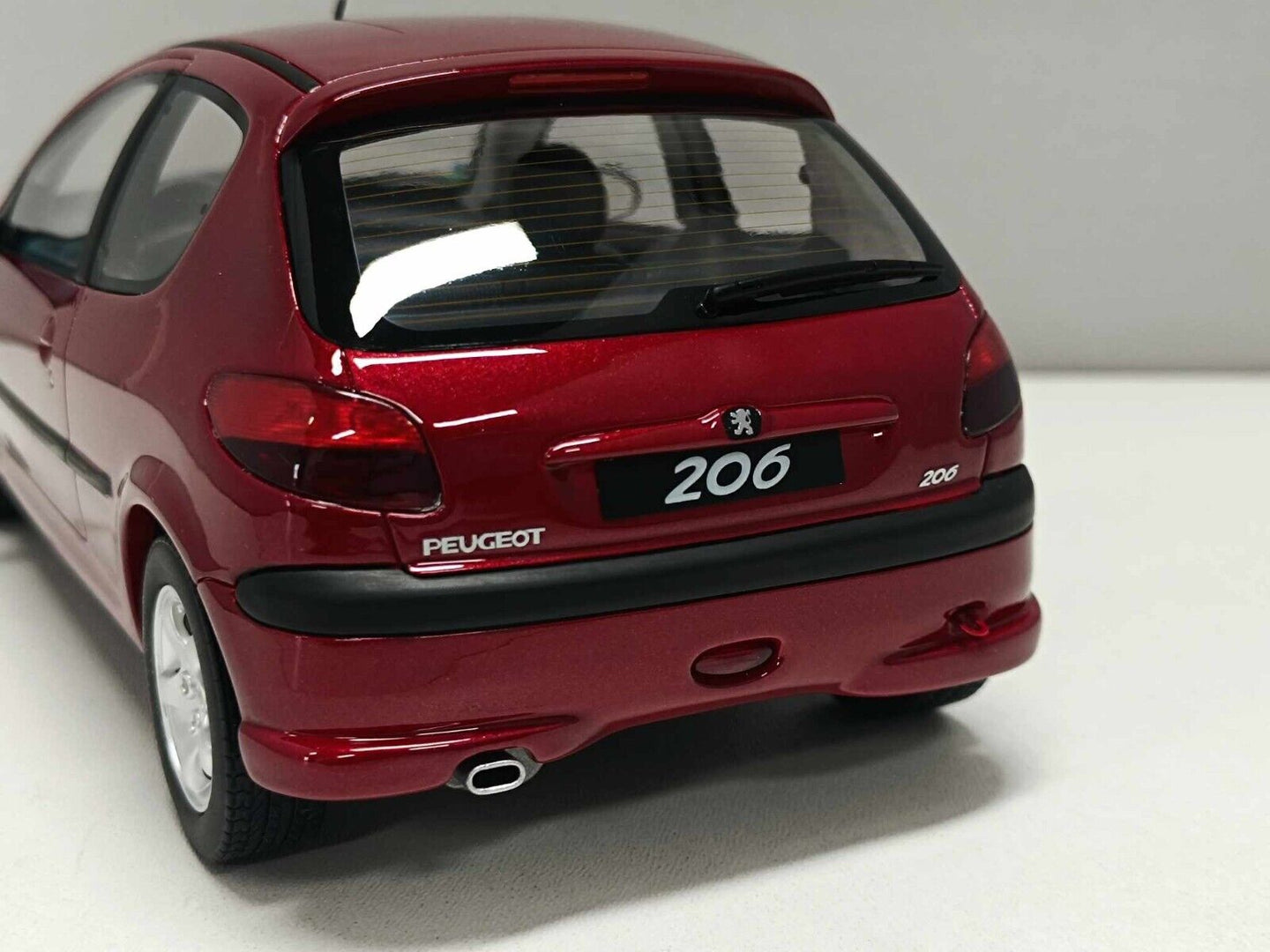 Peugeot 206 S16 Red 2003 - Ottomobile 1:18 Nuovo Limited Edition