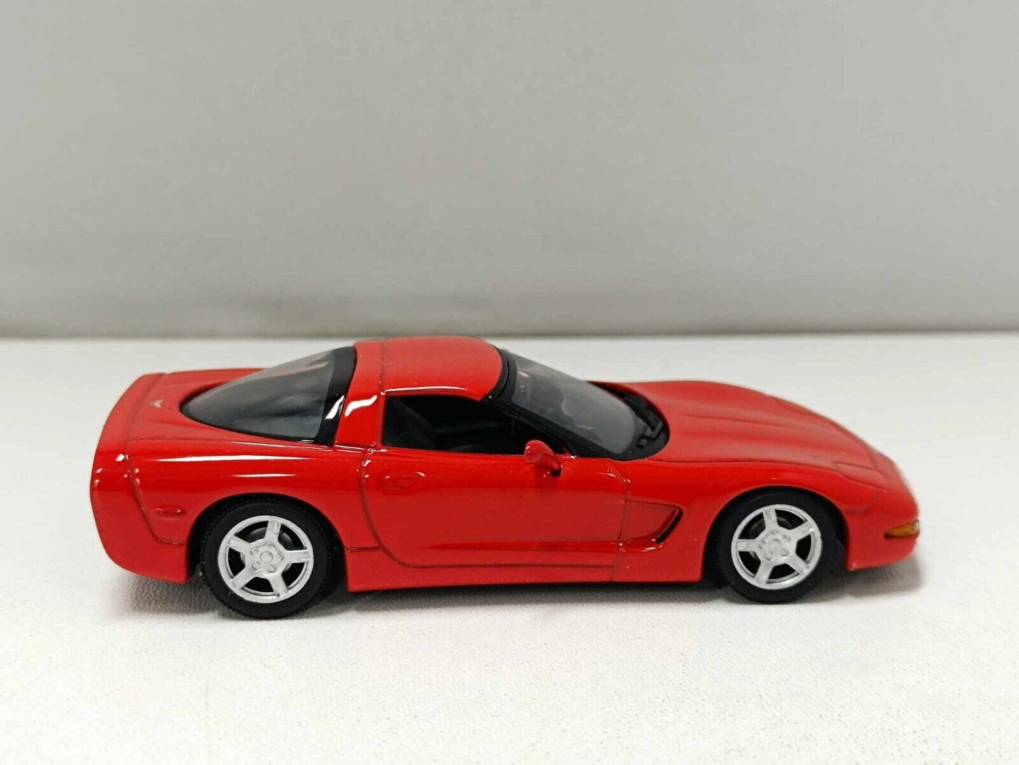 Chevrolet Corvette 1997 Red Rosso - Minichamps 1:43 Usato + Teca