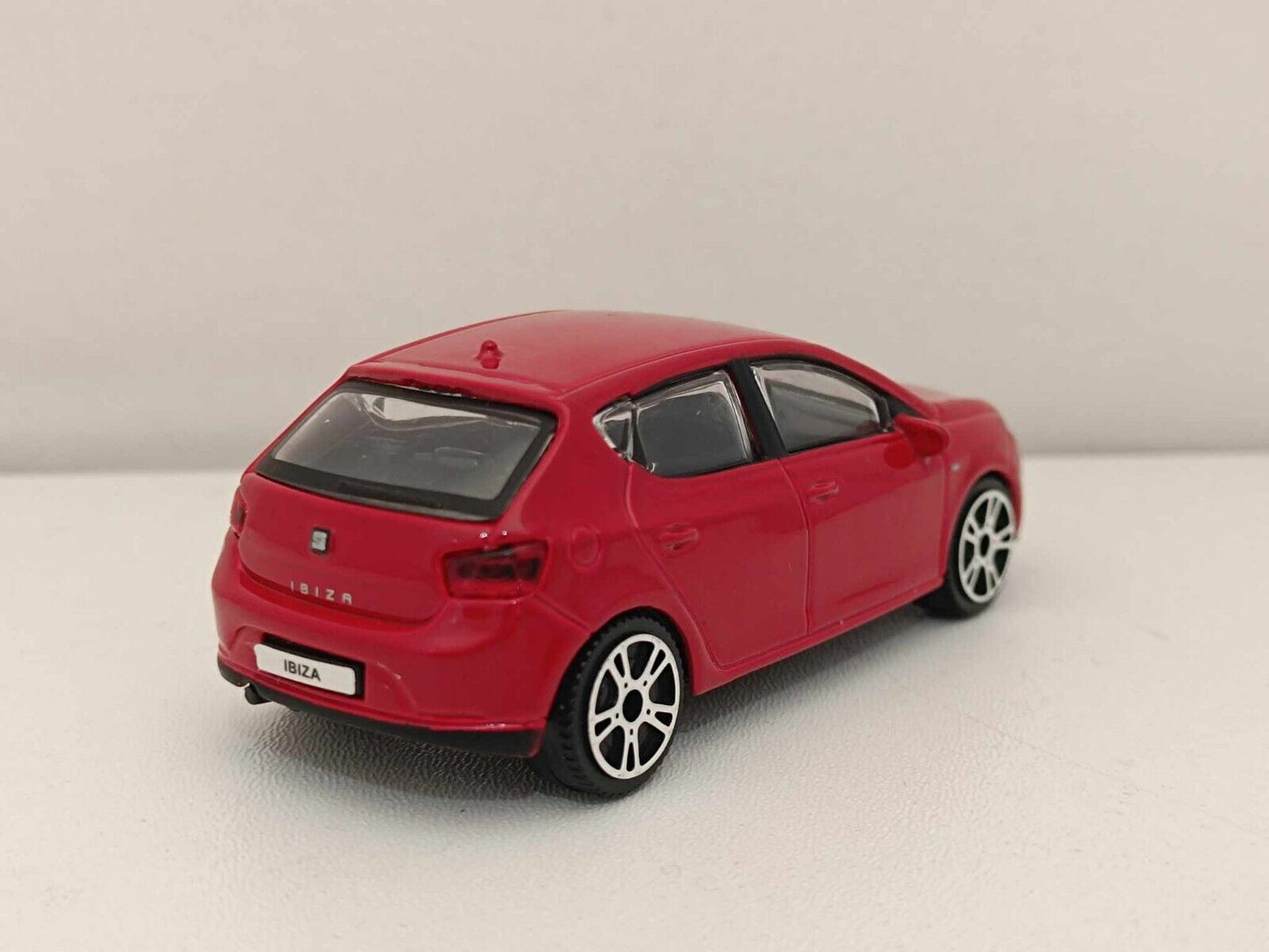Seat Ibiza 5 Porte 2011 Burago 1:43 Rosso GM Shop
