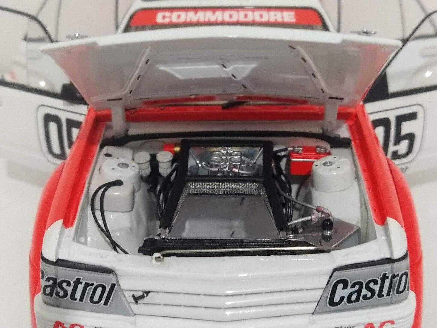 HDT VK commodore Sandown Winner 1984 - Biante 1:18 GM Shop