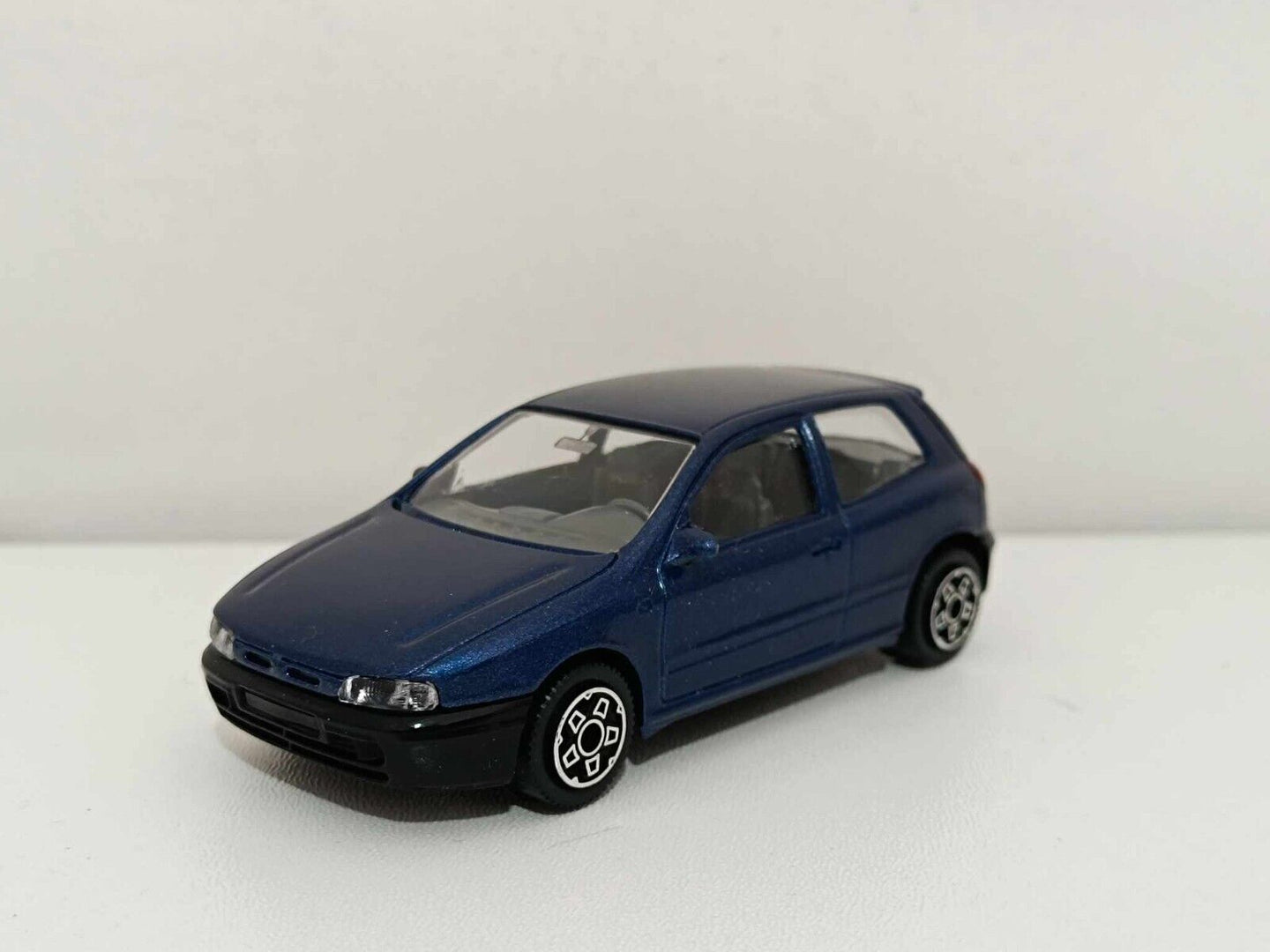 Fiat Bravo (Blu Met) - Burago 1:43 GM Shop