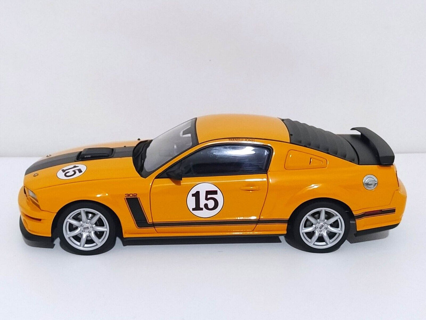 Saleen Mustang Parnelli Jones #15 2007 - Autoart 1:18