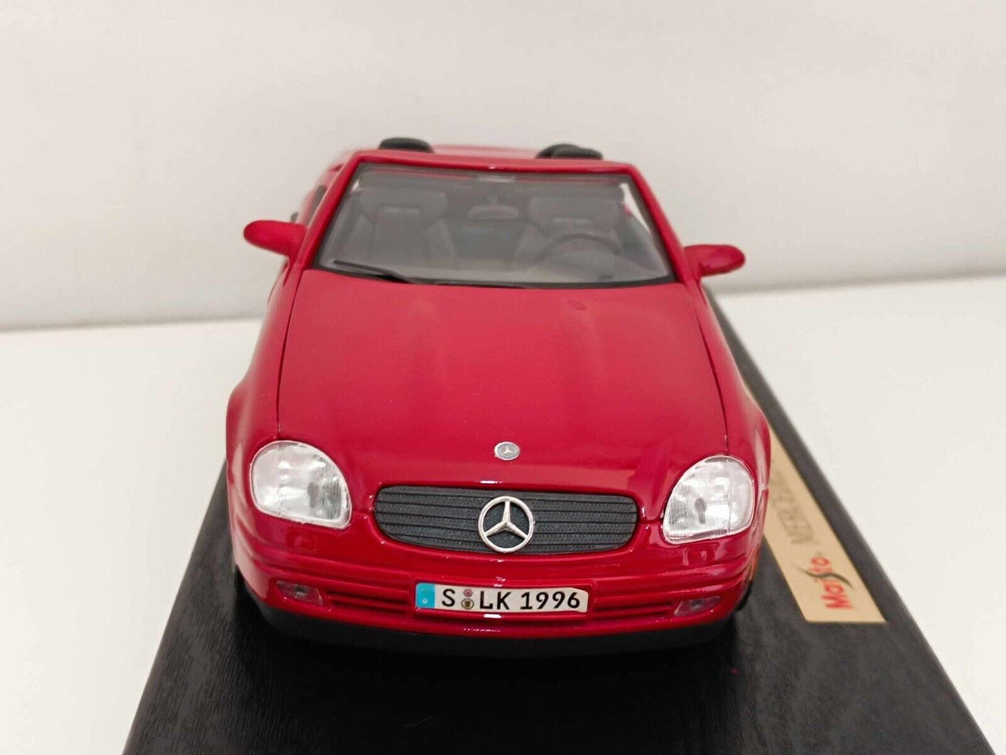 Mercedes-Benz SLK 230 - Maisto 1:18 GM Shop
