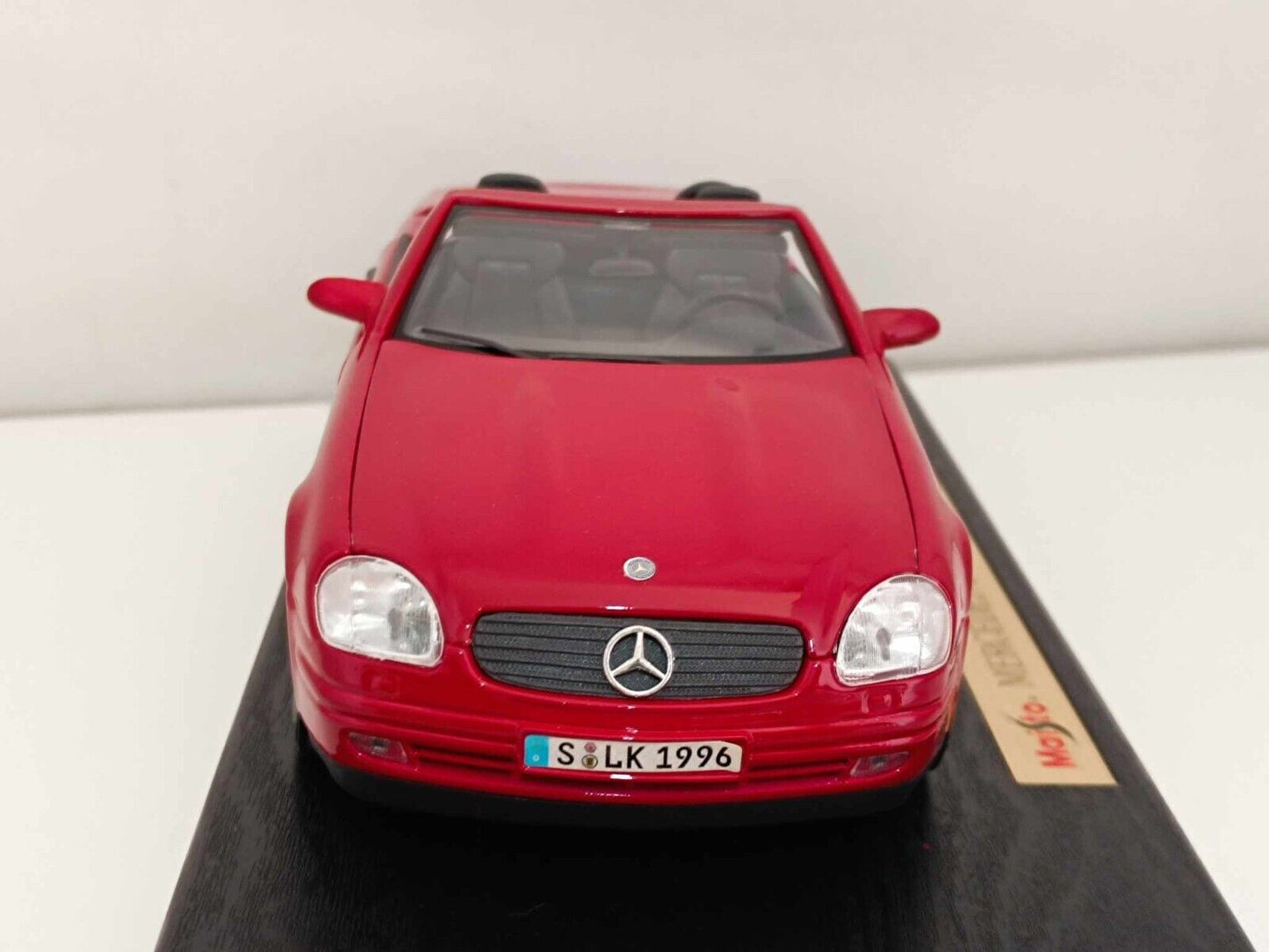 Mercedes-Benz SLK 230 - Maisto 1:18 GM Shop