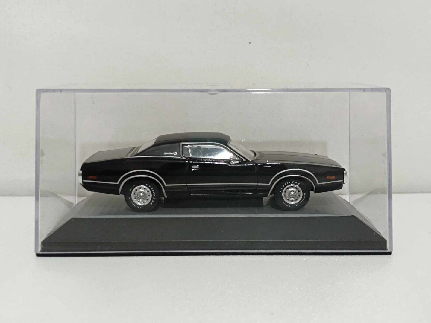 Dodge Charger 1972 Nero Black Edicola 1:43 + Teca 1/43
