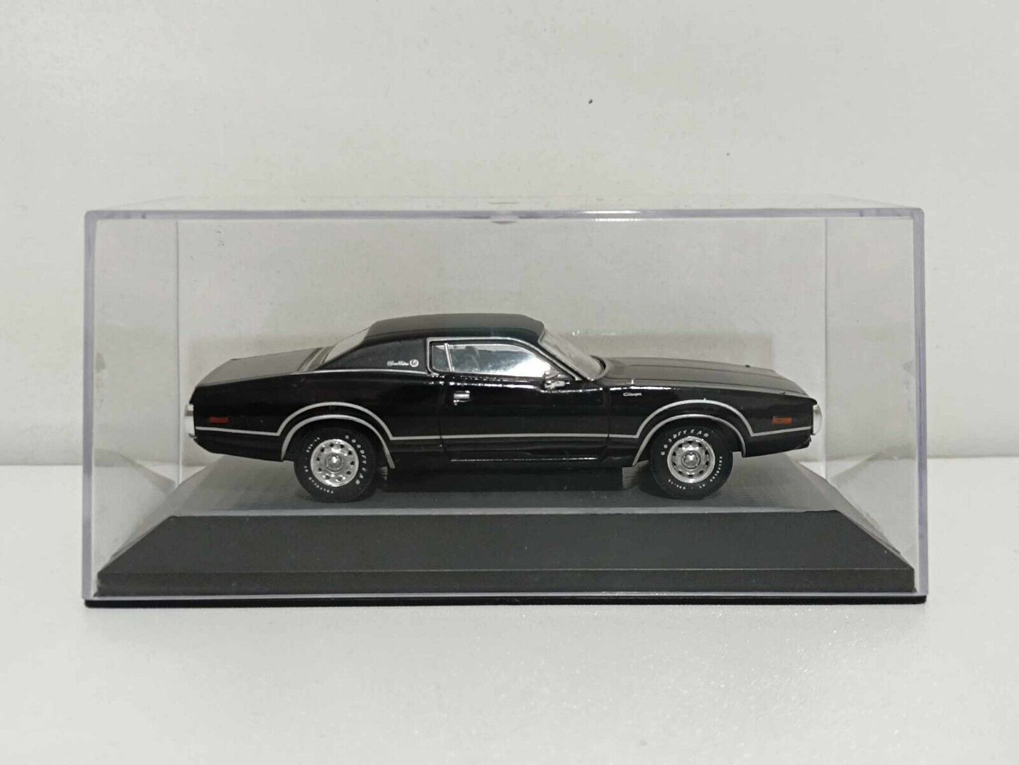 Dodge Charger 1972 Nero Black Edicola 1:43 + Teca 1/43
