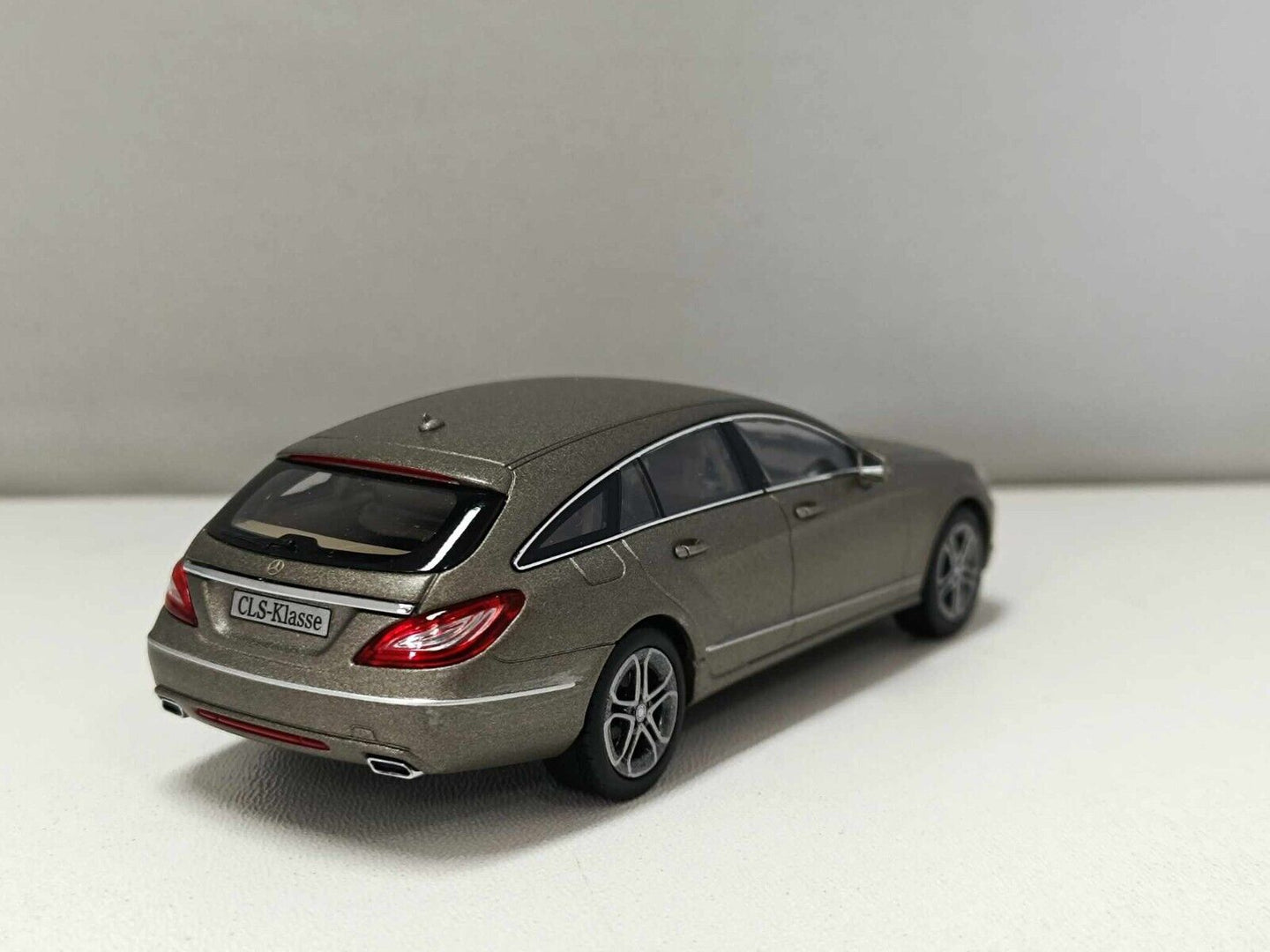 Mercedes-Benz CLS Klasse Shooting Brake 2010 - Norev 1:43 Usato