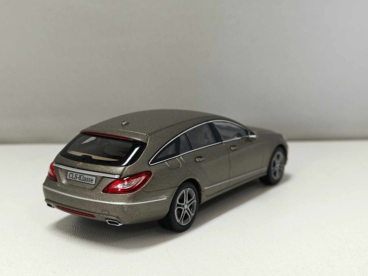 Mercedes-Benz CLS Klasse Shooting Brake 2010 - Norev 1:43 Usato