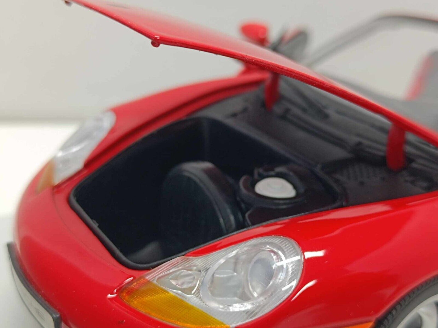 Porsche Boxster Cabriolet 1996 Red Rosso UT Models 1:18 Usato + Box