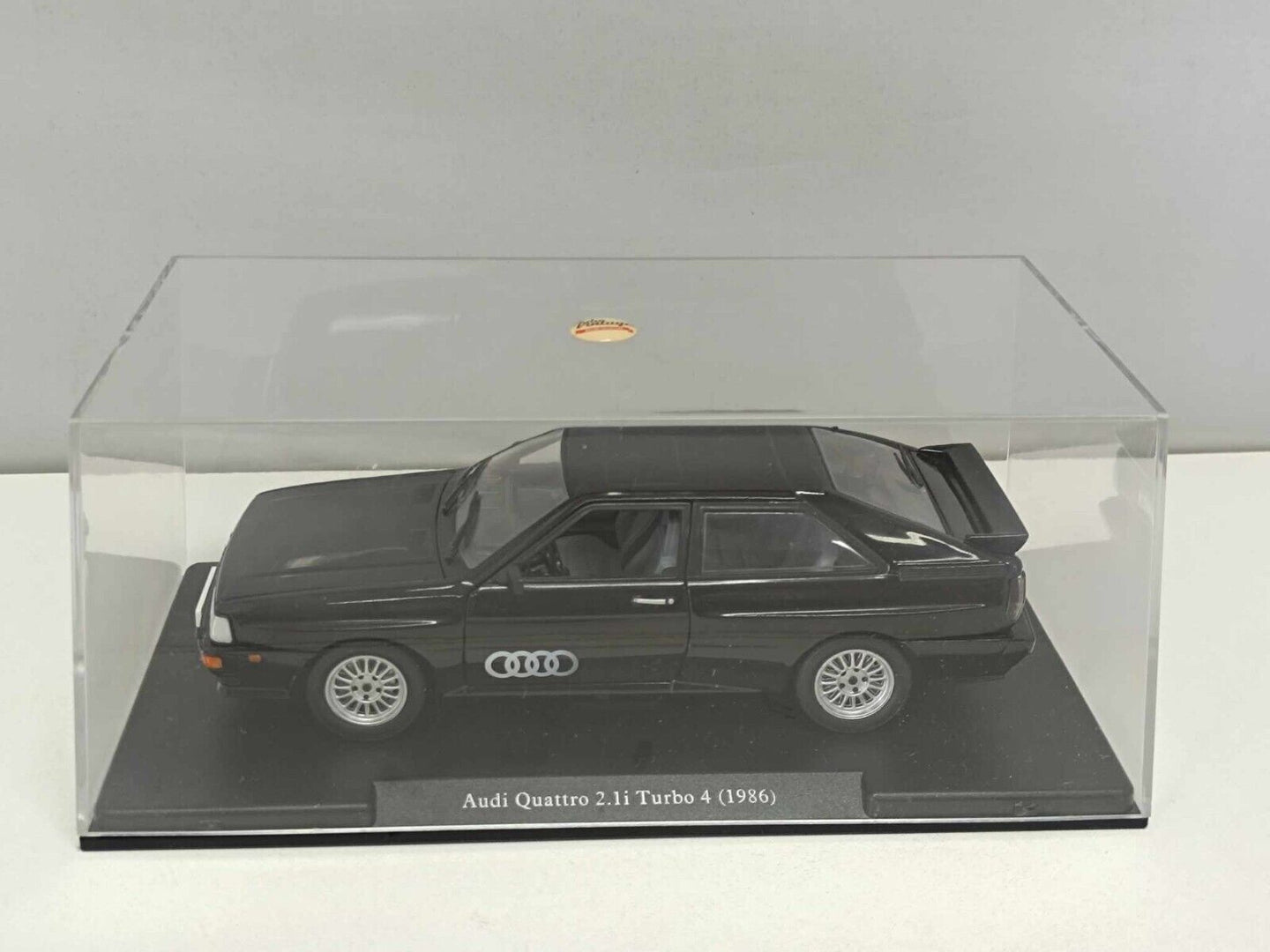 Audi Quattro 2.li Turbo 4 Nero Black 1986 Edicola Leo Models 1:24 Usato + Teca