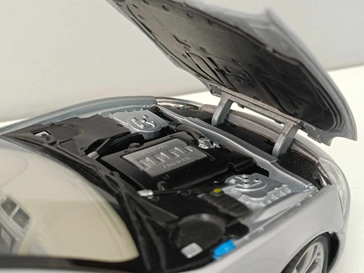 Jaguar XK Coupe 2006 Silver Welly 1/18 Usato Rara Very Rare Diecast GM Shop