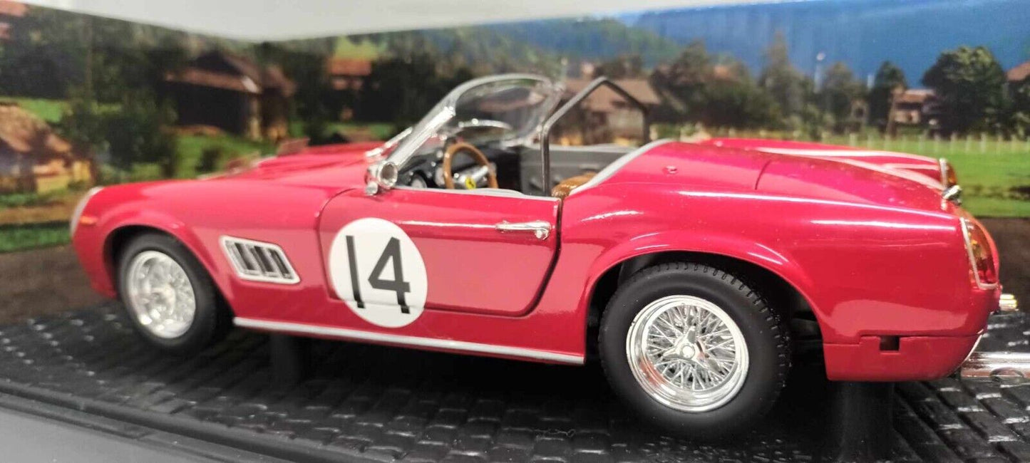 Ferrari 250 GT LWB California Spyder 12h di Sebring 1960 Hot Wheels 1:18 Usato
