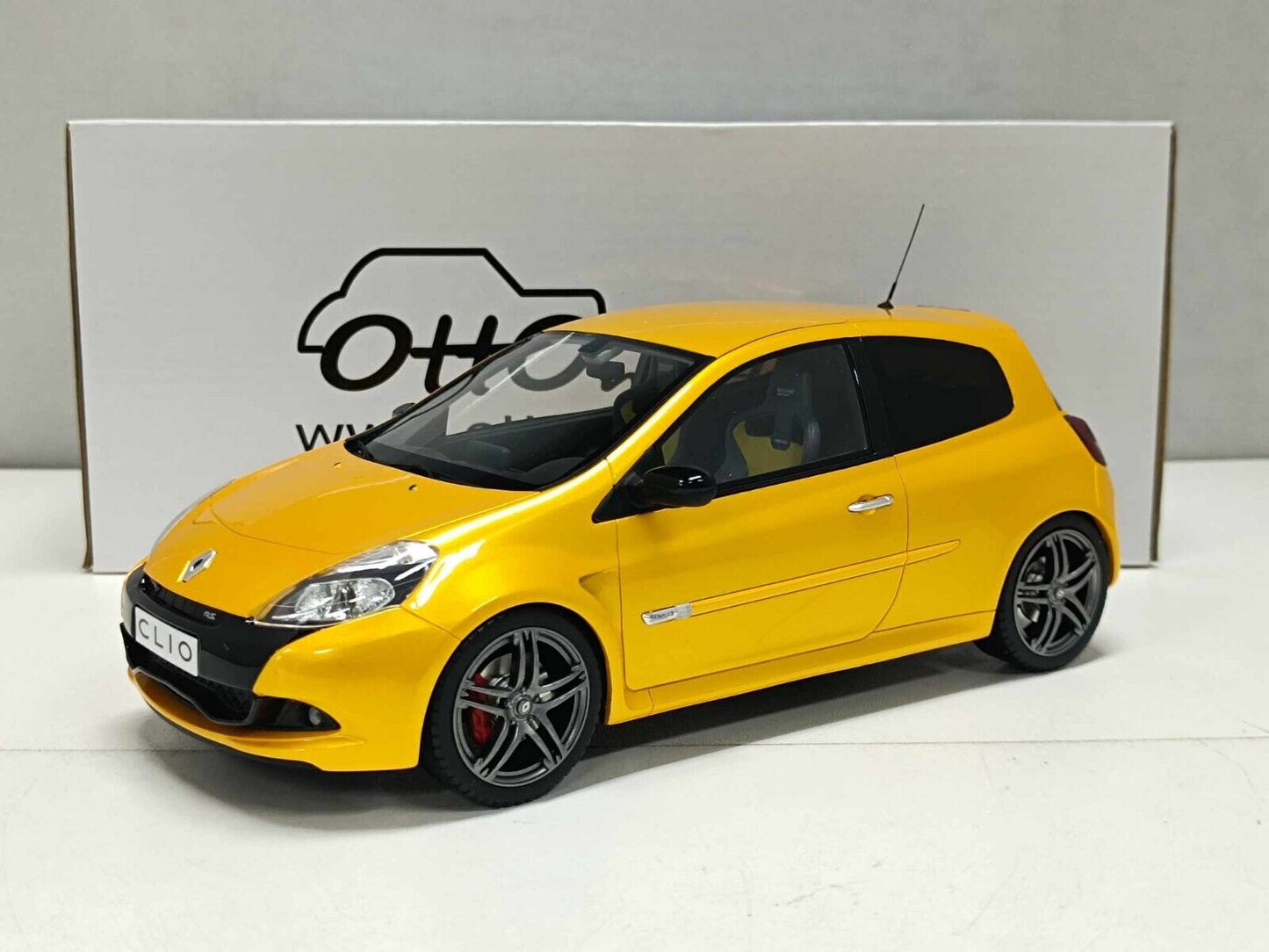 Renault Clio 3 RS ph.2 Sport Cup yellow 2010 Ottomobile 1:18 Nuovo Limited