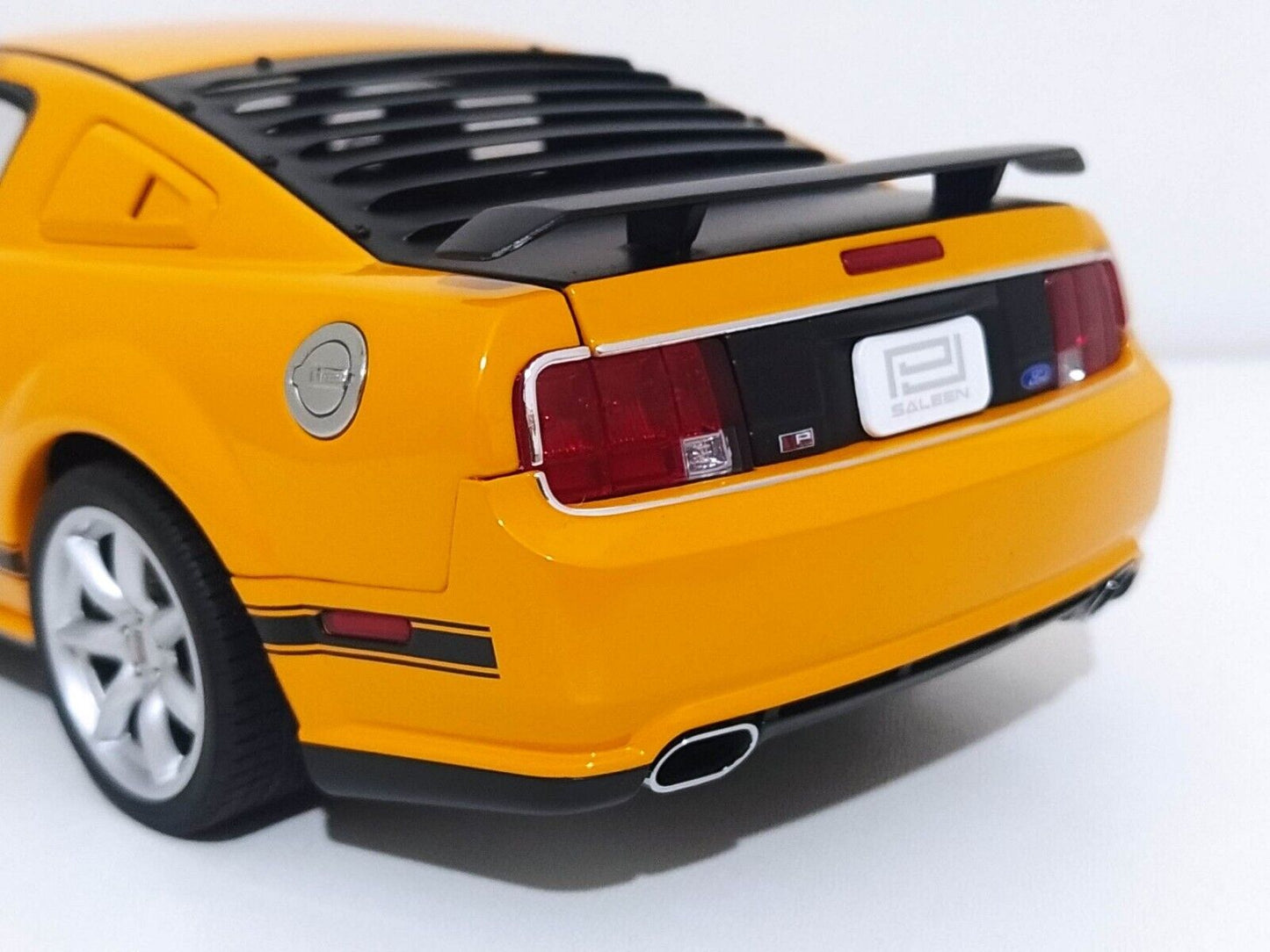 Saleen Mustang Parnelli Jones #15 2007 - Autoart 1:18
