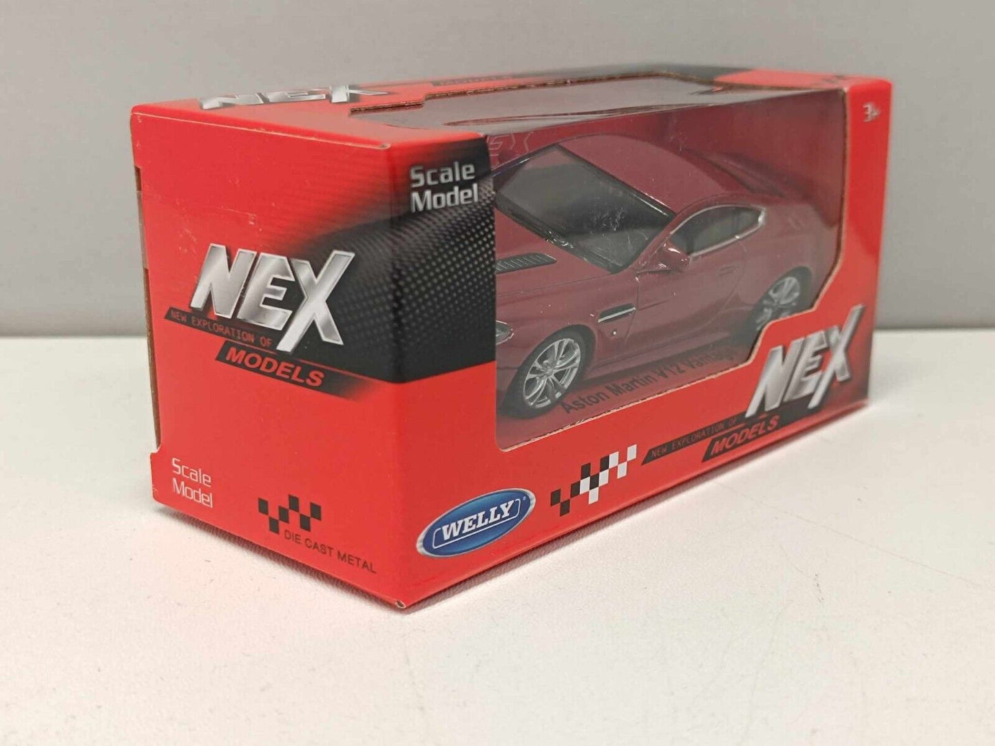 Aston Martin V12 Vantage 2006 Red Rosso - Welly Nex 1:43 Nuovo
