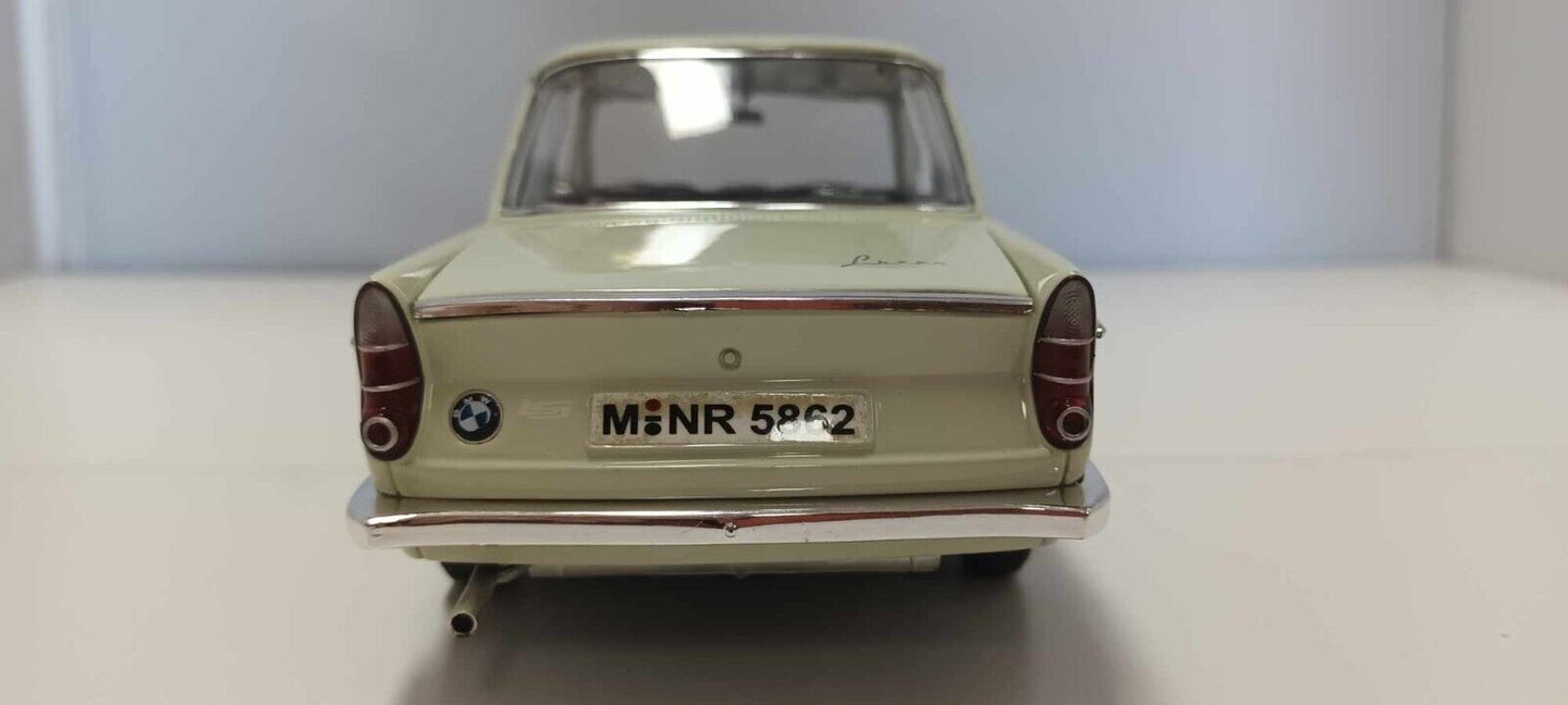 BMW 700 LS Luxus 1962 Signature Models 1:18 White Bianco Usato