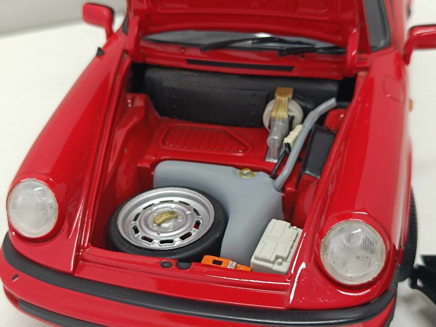 Porsche 911 Carrera Cabriolet 1983 Red Rosso - Minichamps 1:18 Rare