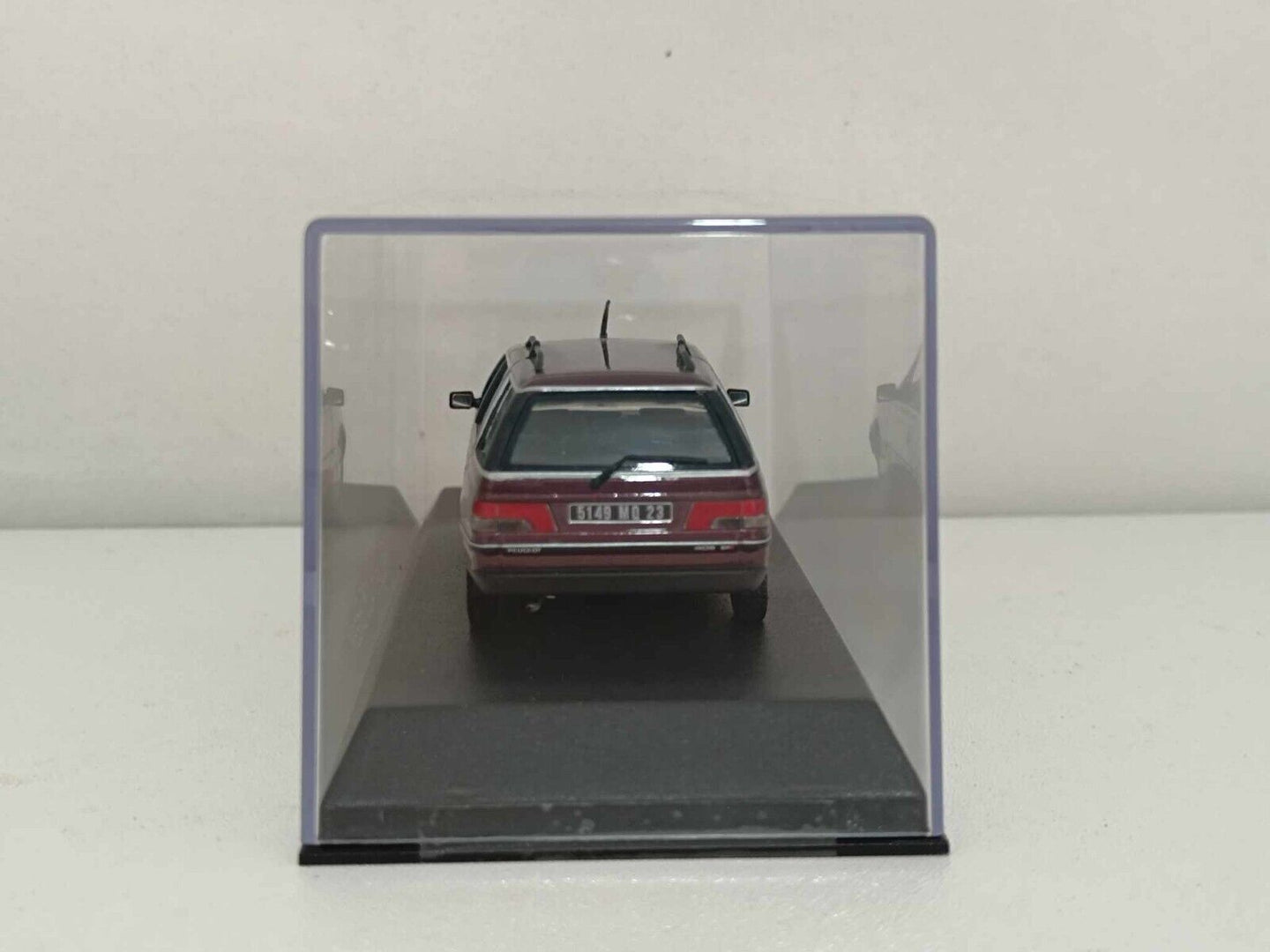 Peugeot 405 Break - Norev 1:43 GM Shop