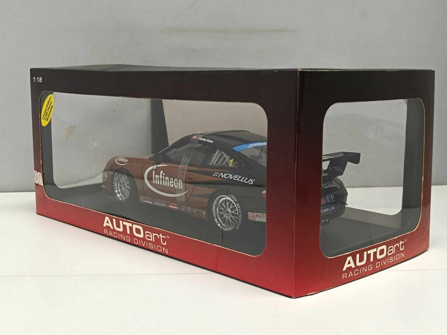 Porsche 911 (996) GT3R Asian Carrera Cup 2004 C.Kwan Driver Edition Autoart 1:18