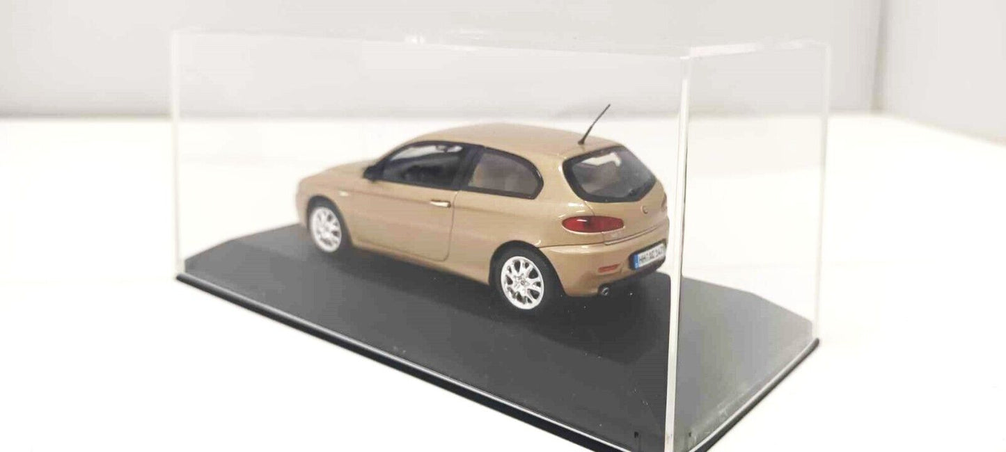 Alfa Romeo 147 Restyling 2 Serie 2005 Gold Luci Di Amalfi Minichamps 1:43 Teca