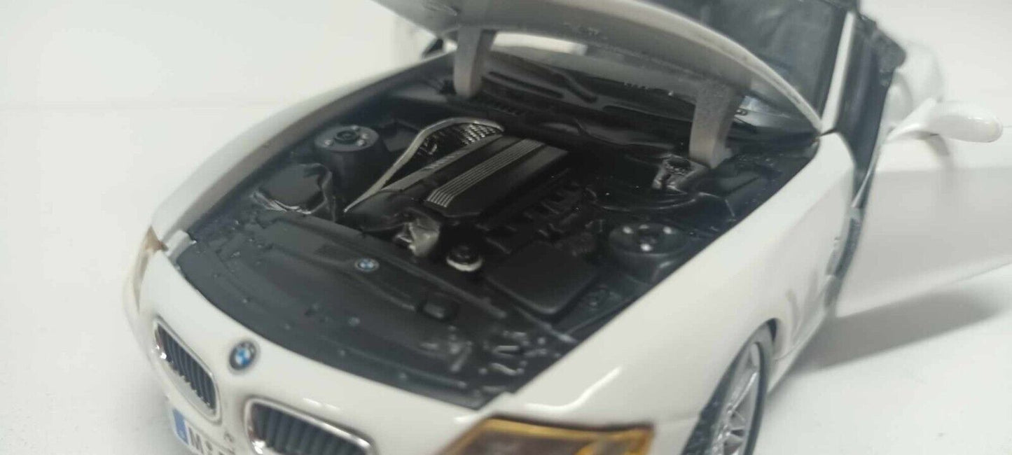 BMW Z4 Spider 2003 White Bianco Burago 1:24 Usato 1/24
