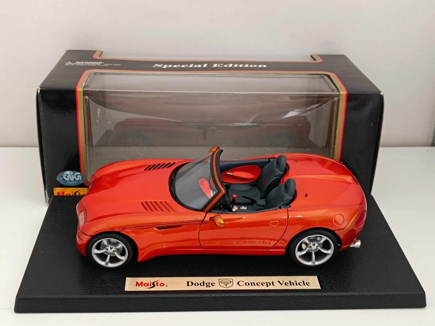 Dodge Concept Vehicle - Maisto 1:18 GM Shop