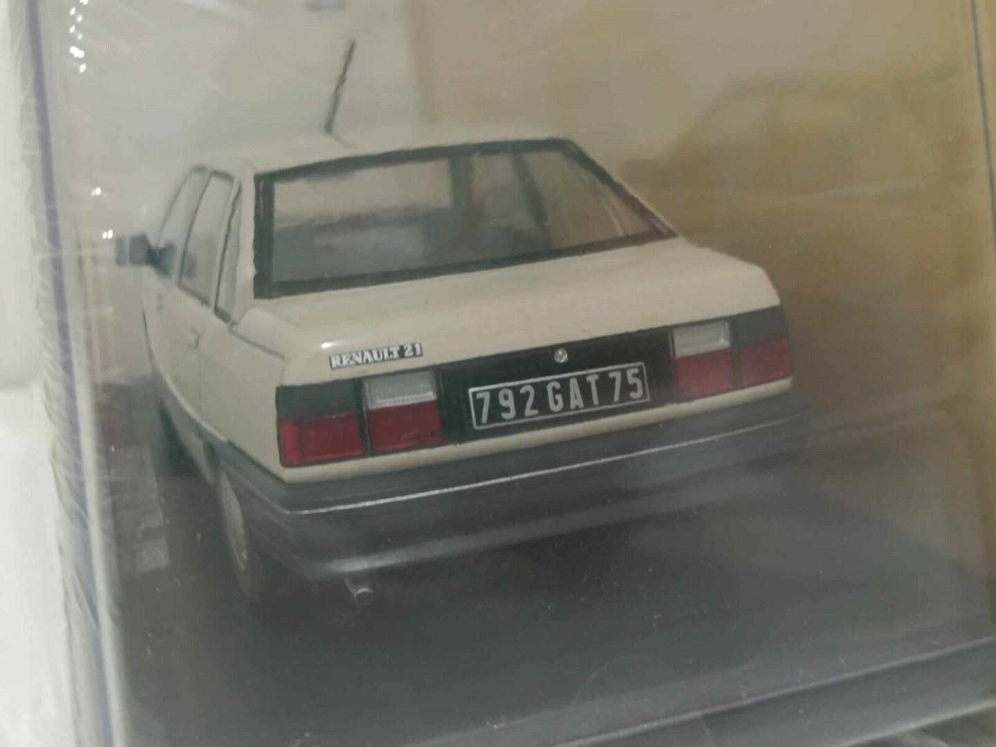Renault 21 GTS 1986 Beige 1:24 Edicola Auto Vintage + Fascicolo GM Shop