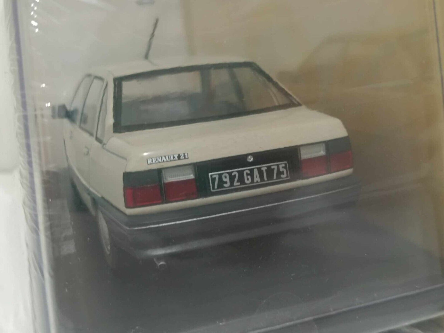 Renault 21 GTS 1986 Beige 1:24 Edicola Auto Vintage + Fascicolo GM Shop