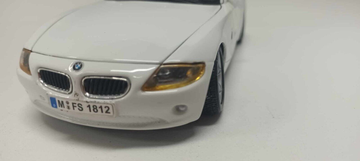 BMW Z4 Spider 2003 White Bianco Burago 1:24 Usato 1/24