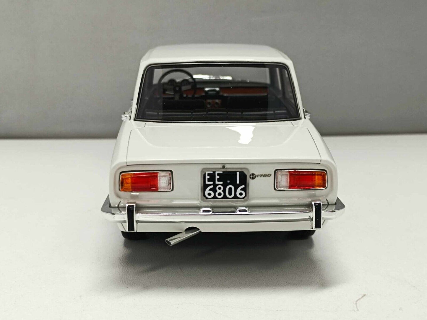 Alfa Romeo 1750 Berlina 1968 White Bianco - Laudoracing 1:18 Nuovo