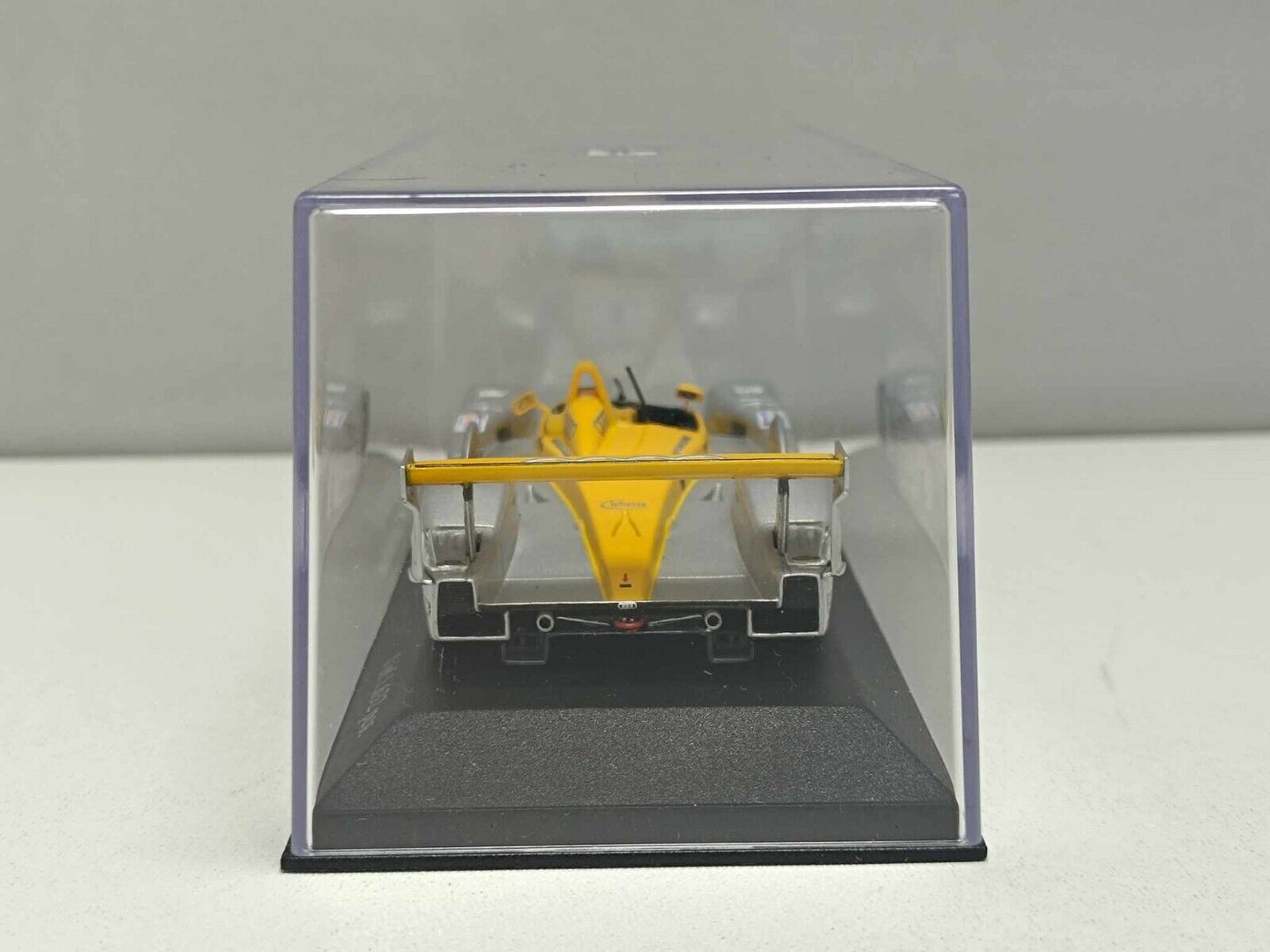 Infineon Audi R8 Le Mans 24 hrs 2002 #2 Limited Edition Minichamps 1:43 Usato