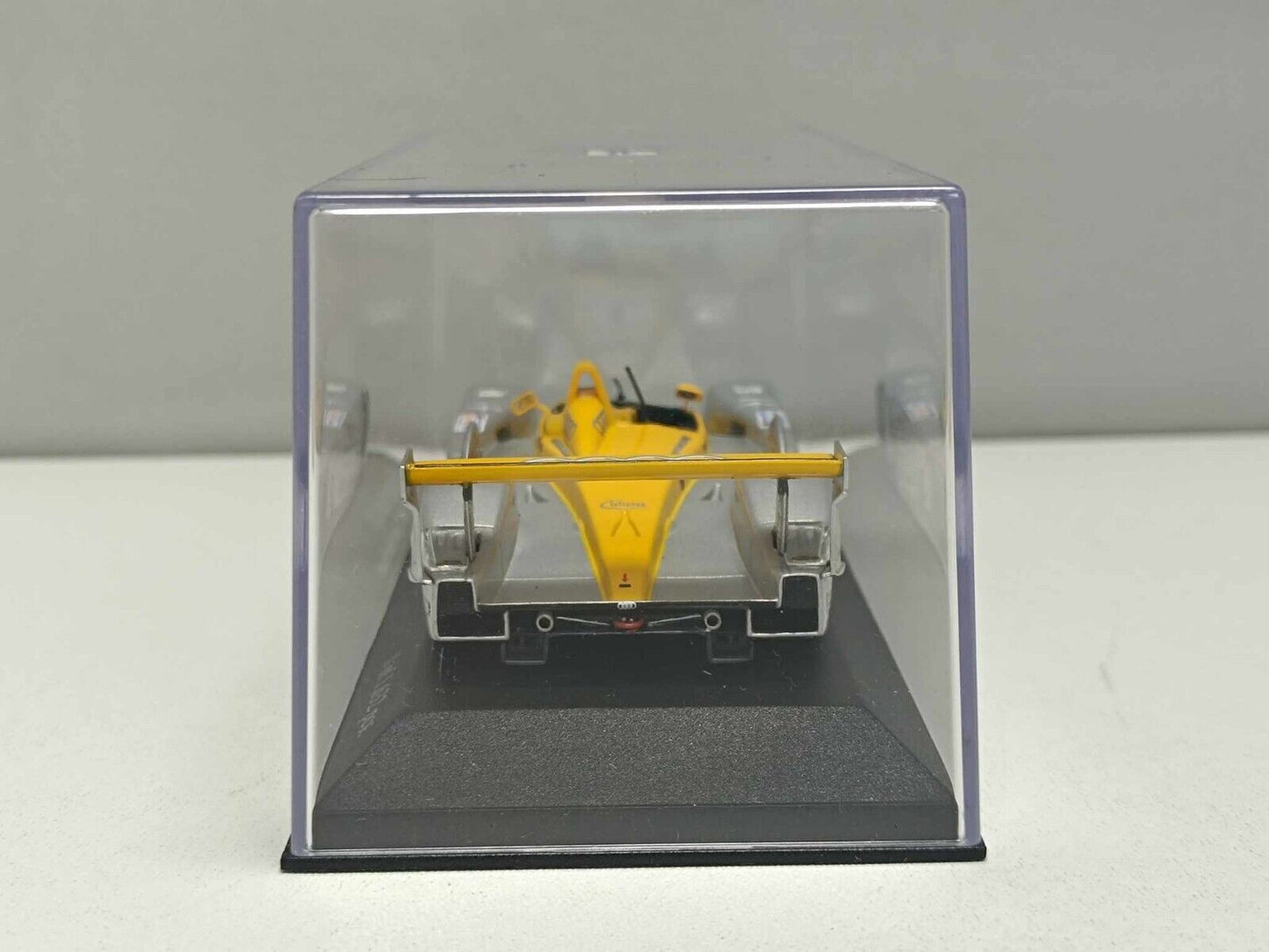 Infineon Audi R8 Le Mans 24 hrs 2002 #2 Limited Edition Minichamps 1:43 Usato