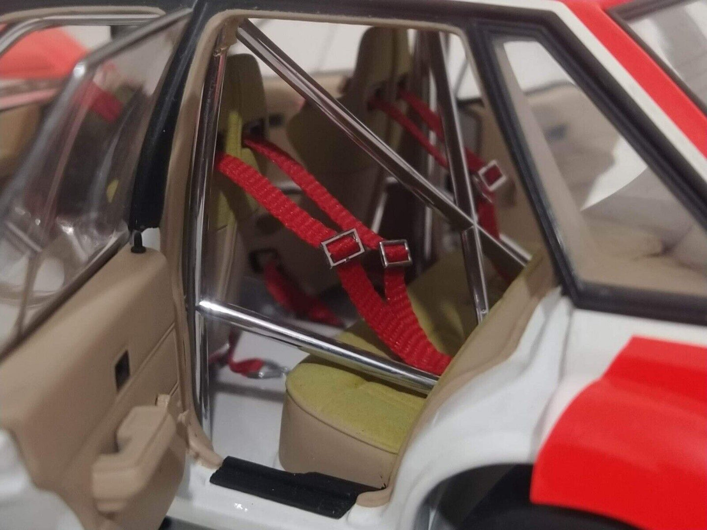 HDT VK commodore Sandown Winner 1984 - Biante 1:18 GM Shop