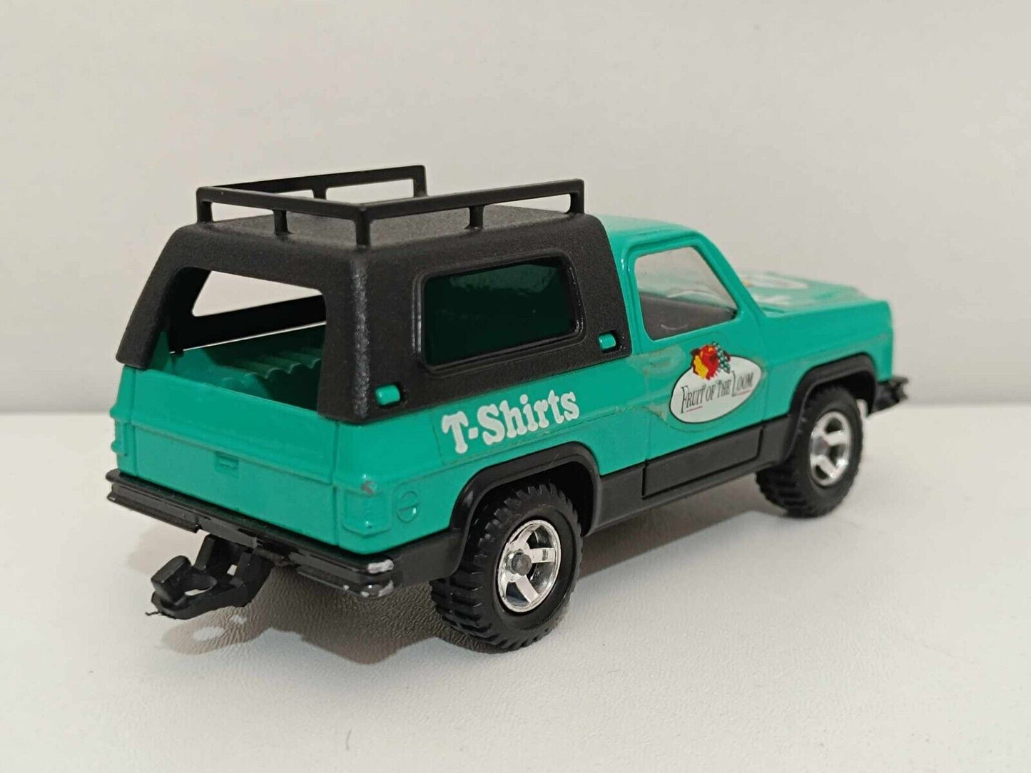 Chevrolet Blazer + Roulotte Fruit of the Loom (Rare) - Majorette 1:36 GM Shop