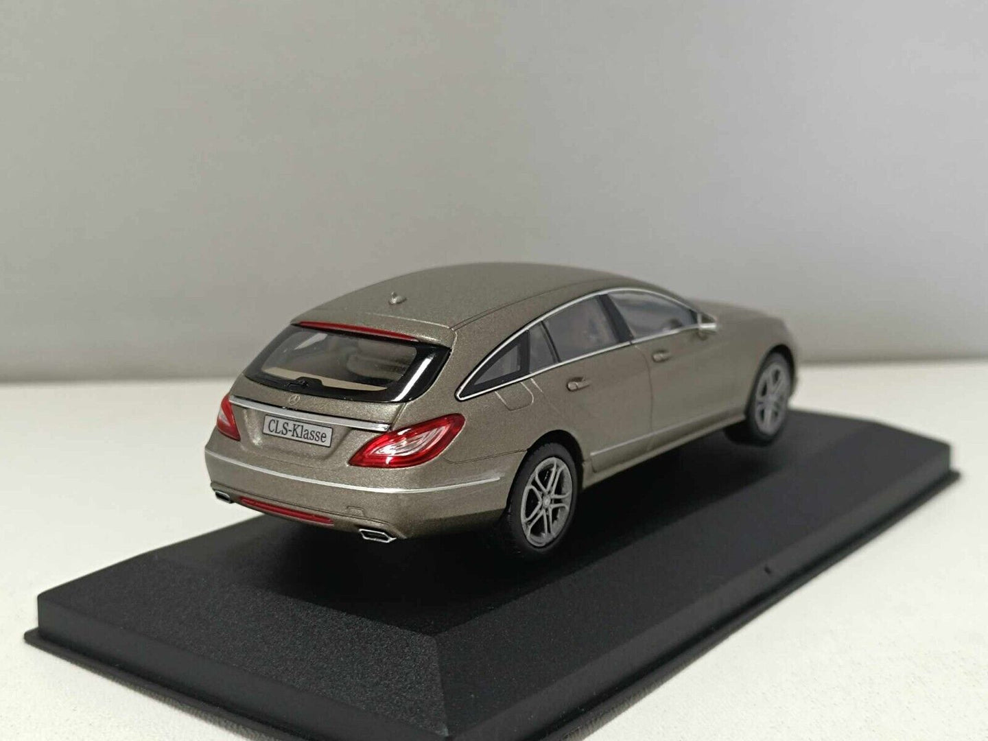 Mercedes-Benz CLS Klasse Shooting Brake 2010 - Norev 1:43 Usato