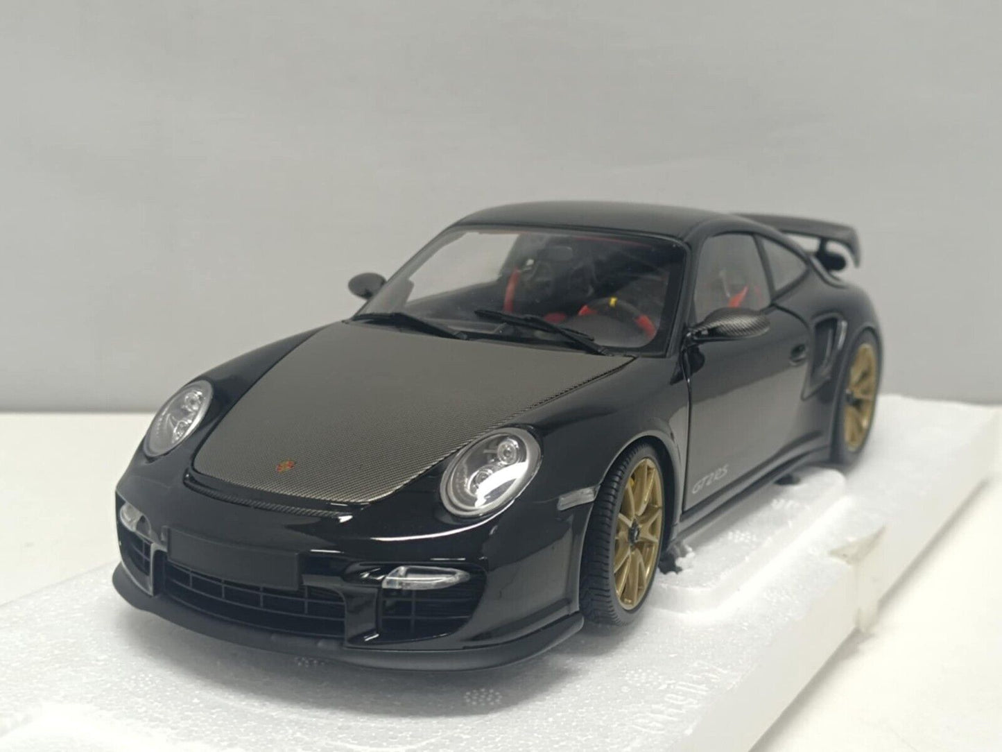 Porsche 911 GT2 RS 2011 Black With Gold Wheels Minichamps 1:18 Usato + Box Rare