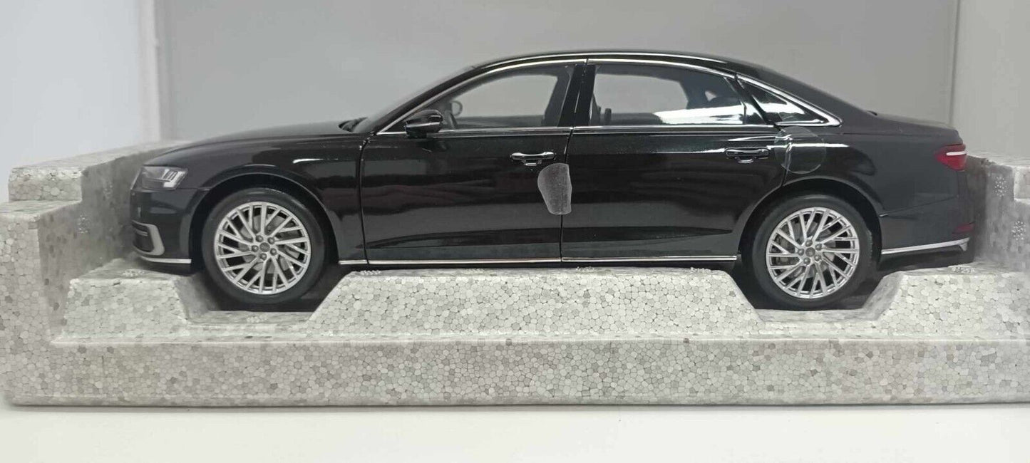 Audi A8 L Mythosschwartz Myth Black Norev 1:18 Audi Collection Usato + Box