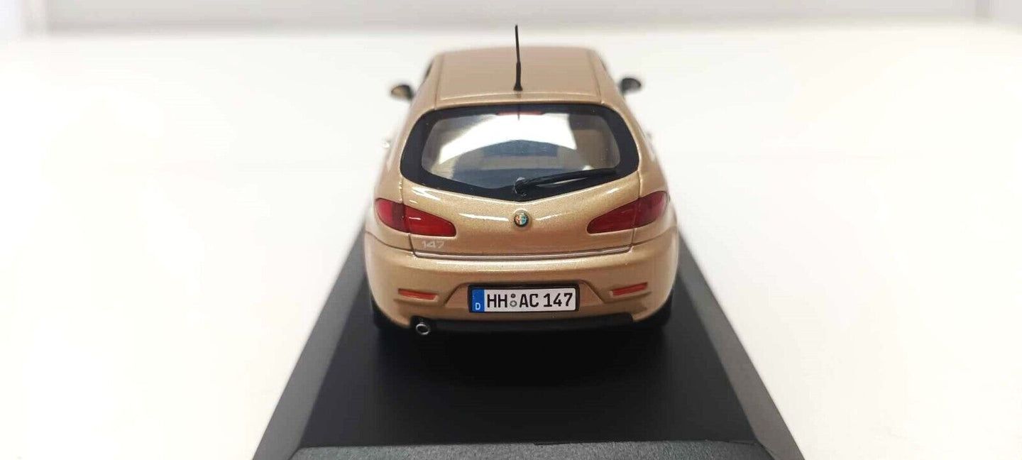 Alfa Romeo 147 Restyling 2 Serie 2005 Gold Luci Di Amalfi Minichamps 1:43 Teca