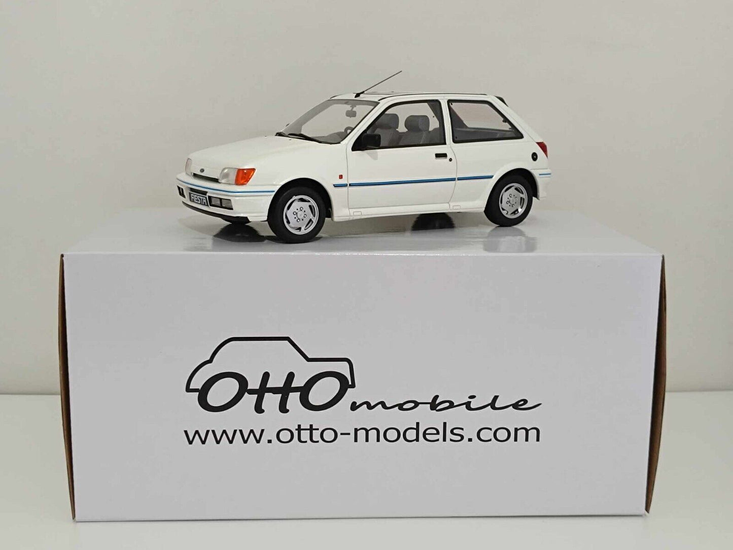 Ford Fiesta XR2I Mk3 1989 Bianco White Ottomobile 1:18 Nuovo OT967UVI 1/18