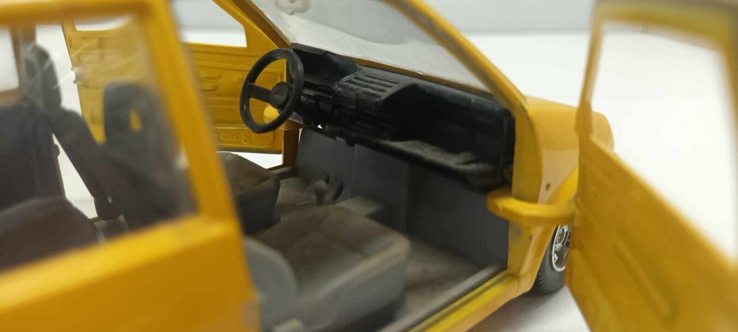 Fiat 500 - 1993 Giallo Yellow Burago Bburago Made in Italy 1:24 Usato 1/24