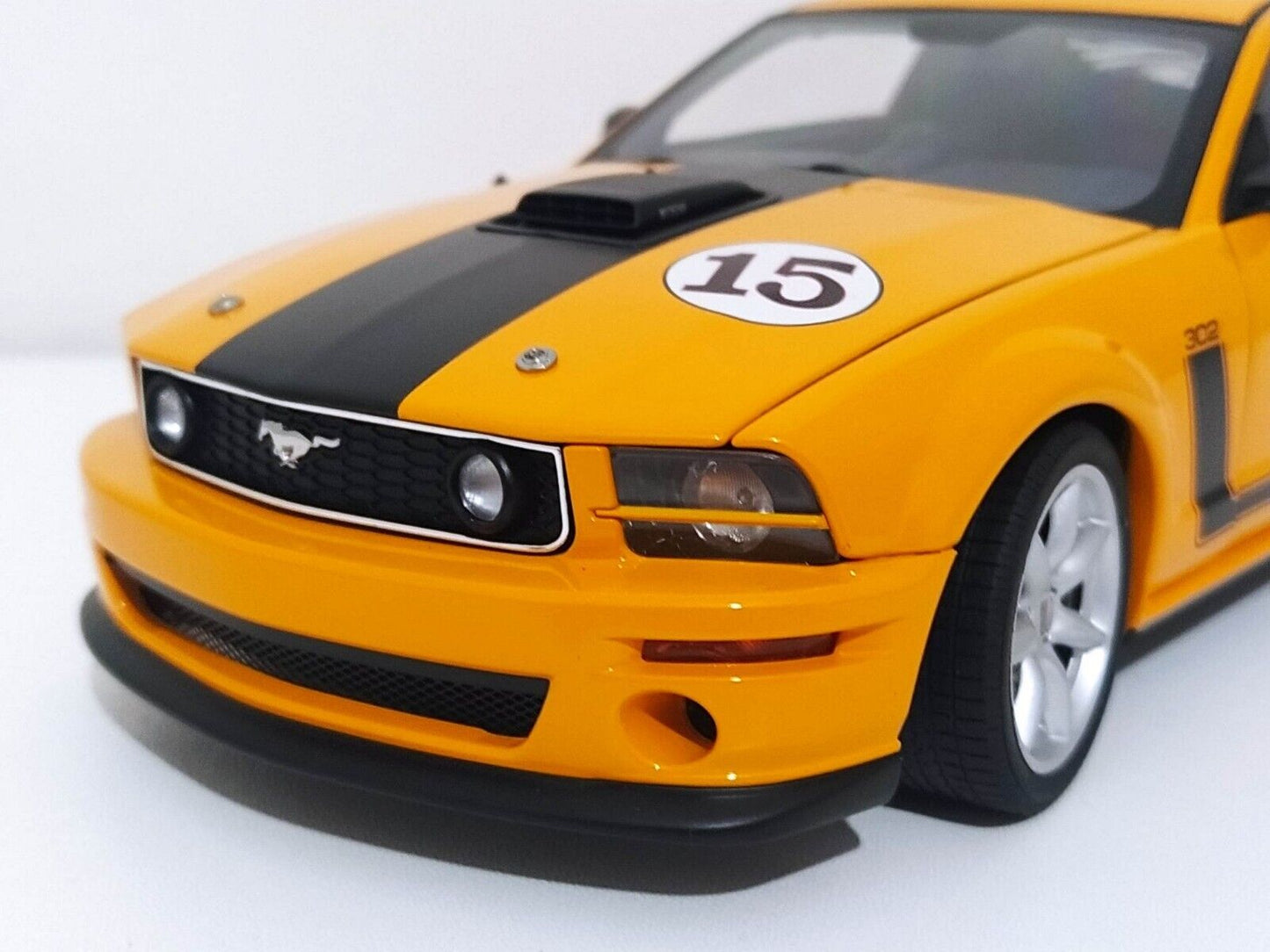Saleen Mustang Parnelli Jones #15 2007 - Autoart 1:18