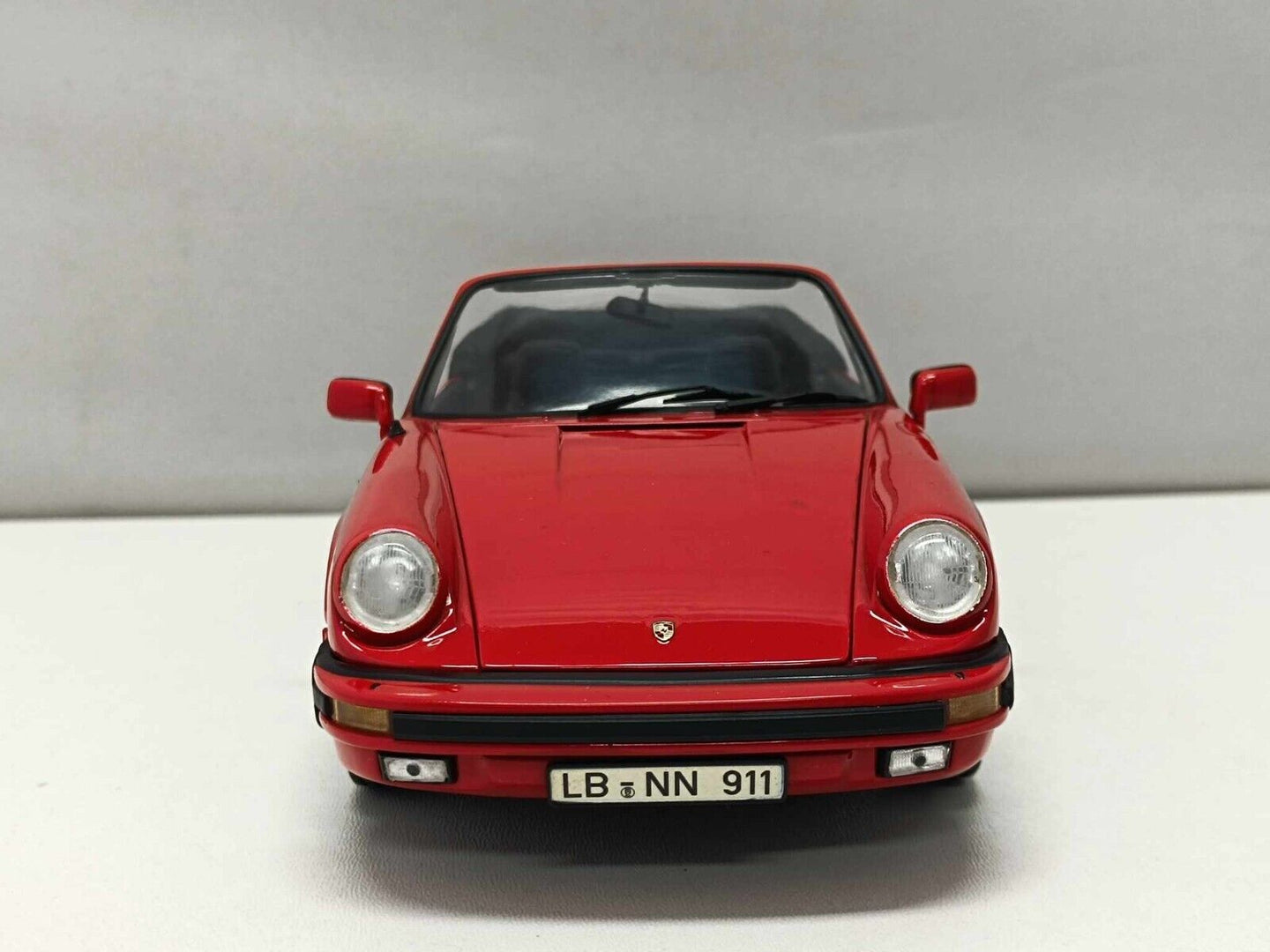 Porsche 911 Carrera Cabriolet 1983 Red Rosso - Minichamps 1:18 Rare