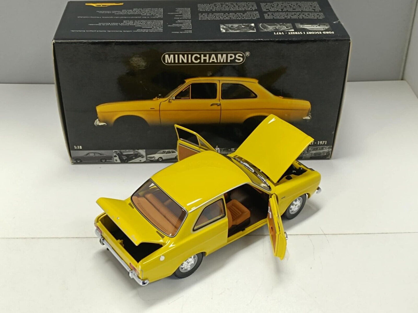 Ford Escort I Street 1971 Giallo Yellow Minichamps 1:18 Usato + Box 1/18