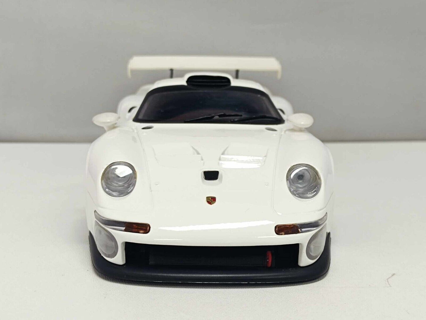 Porsche 911 GT1 White 1996 - UT Models 1:18