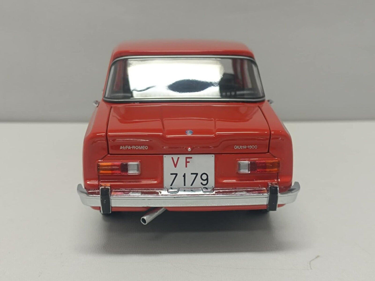 Alfa Romeo Giulia 1300 Vigili del fuoco 1970 Minichamps 1:18 Usato Limited 500