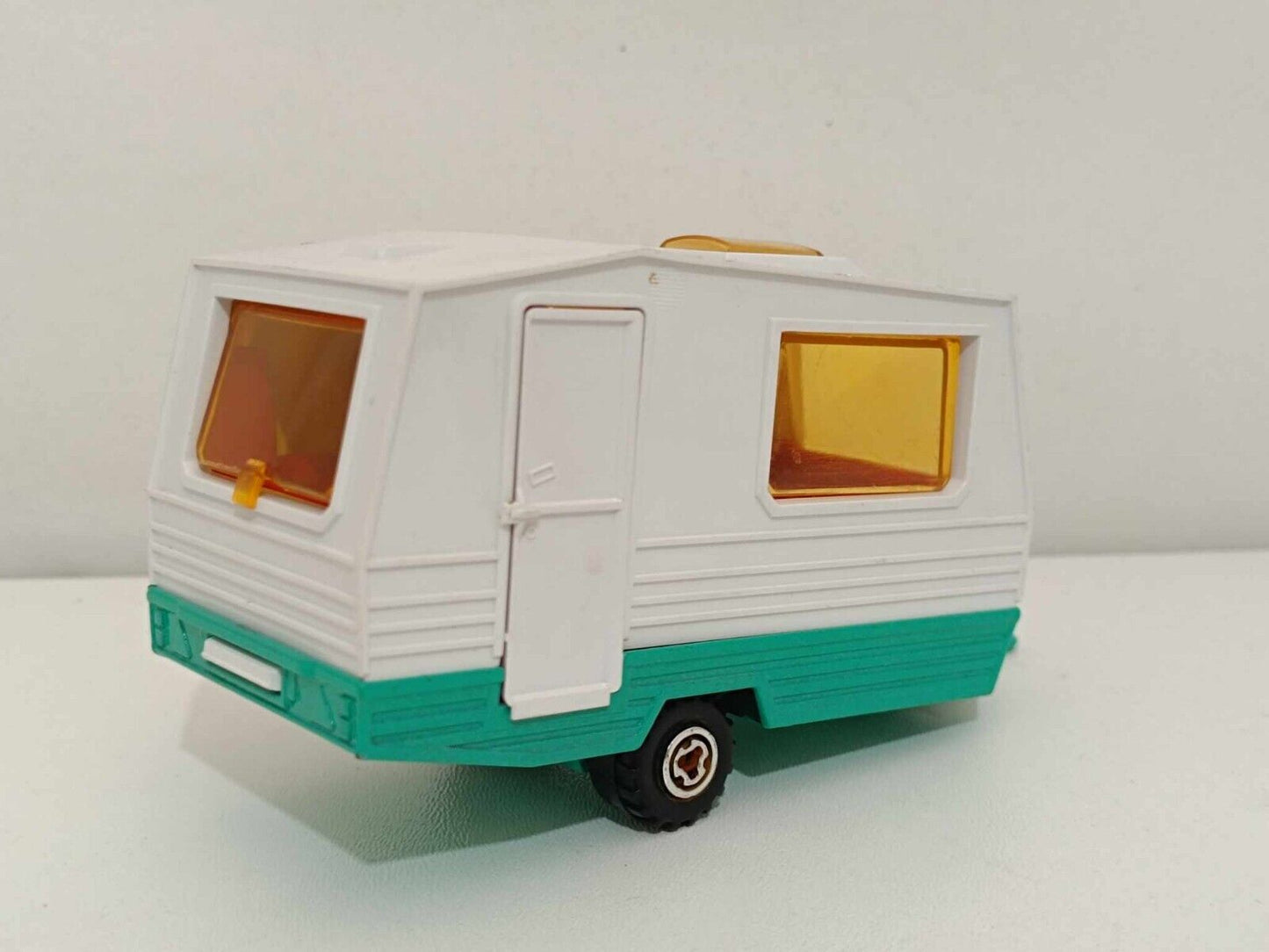 Chevrolet Blazer + Roulotte Fruit of the Loom (Rare) - Majorette 1:36 GM Shop